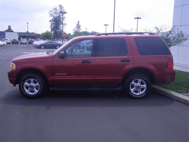 2004 Ford Explorer ESi