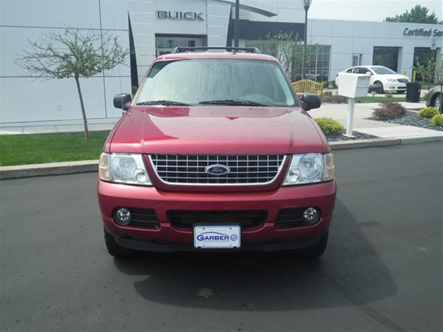 2004 Ford Explorer ESi