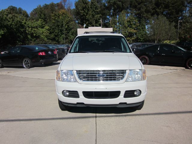 2004 Ford Explorer 2dr LWB