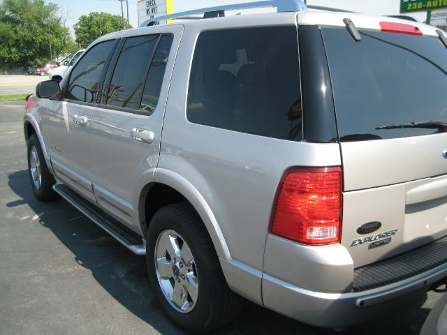 2004 Ford Explorer 2dr LWB