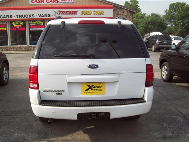 2004 Ford Explorer ESi