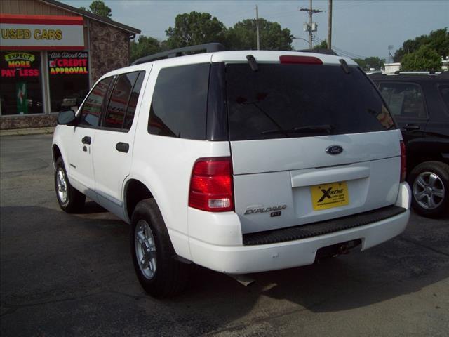 2004 Ford Explorer ESi