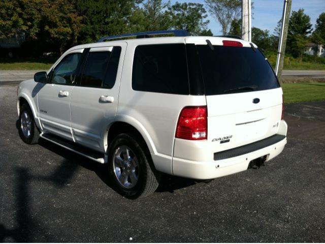 2004 Ford Explorer SLT 25