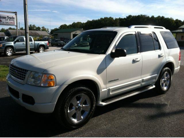 2004 Ford Explorer SLT 25