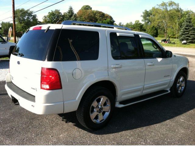 2004 Ford Explorer SLT 25