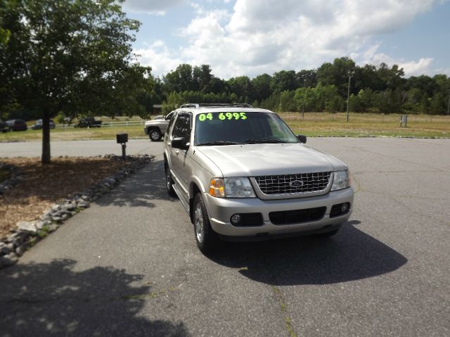 2004 Ford Explorer SLT 25