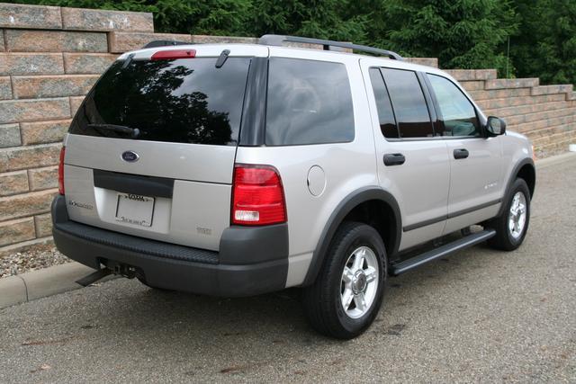 2004 Ford Explorer XLS