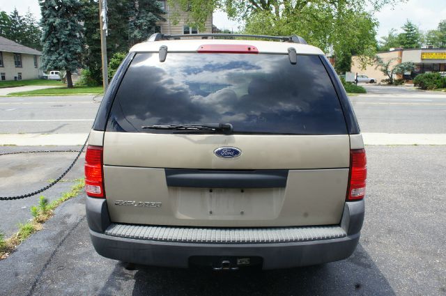 2004 Ford Explorer 2500 4WD