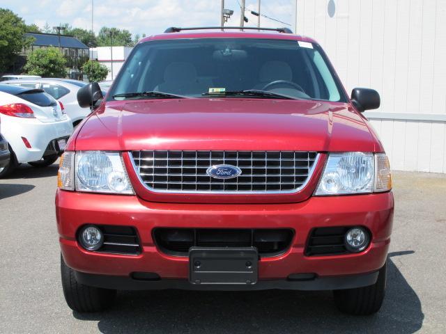 2004 Ford Explorer ESi