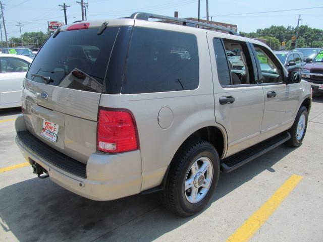 2004 Ford Explorer ESi