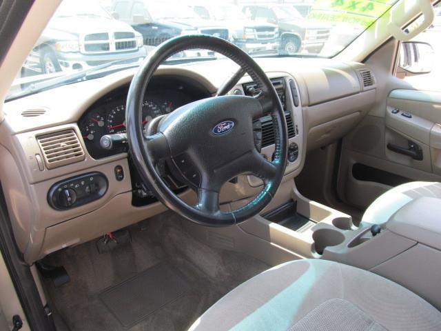 2004 Ford Explorer ESi