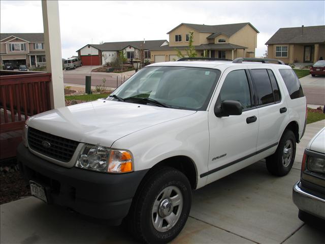 2004 Ford Explorer XLS