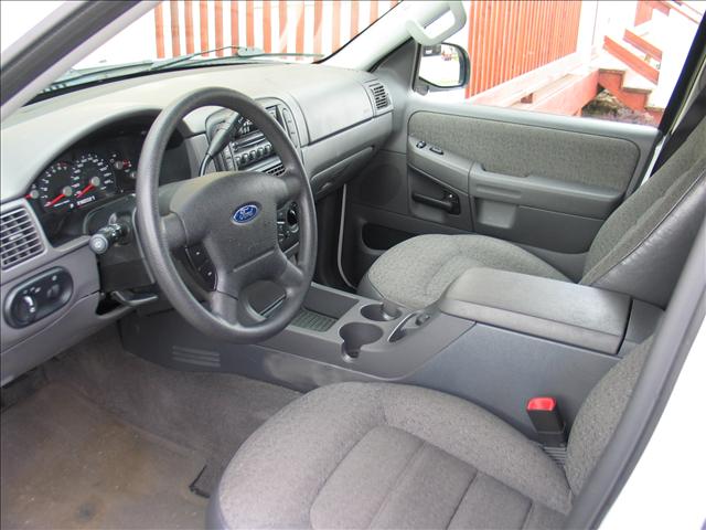 2004 Ford Explorer XLS