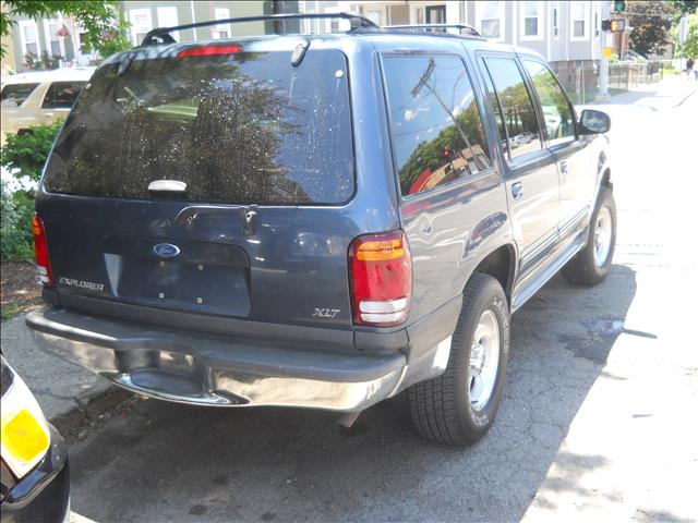 2004 Ford Explorer Custom Deluxe