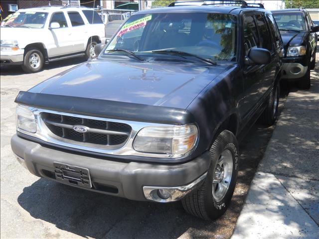 2004 Ford Explorer Custom Deluxe