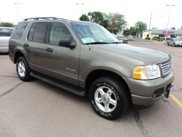 2004 Ford Explorer ESi