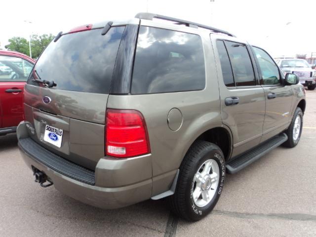 2004 Ford Explorer ESi