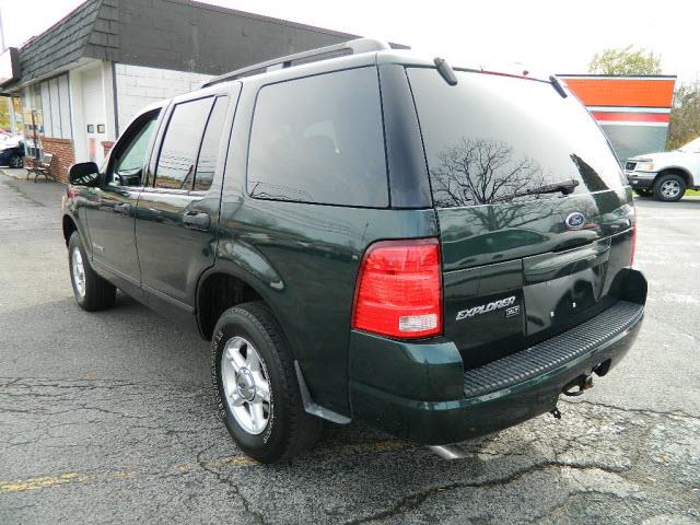 2004 Ford Explorer ESi