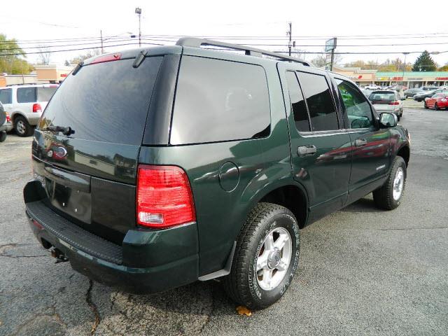 2004 Ford Explorer ESi