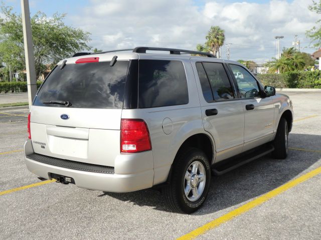 2004 Ford Explorer LT EXT 15