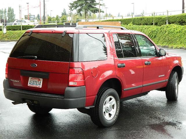 2004 Ford Explorer XLS