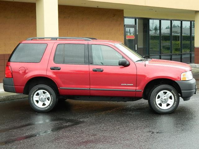 2004 Ford Explorer XLS