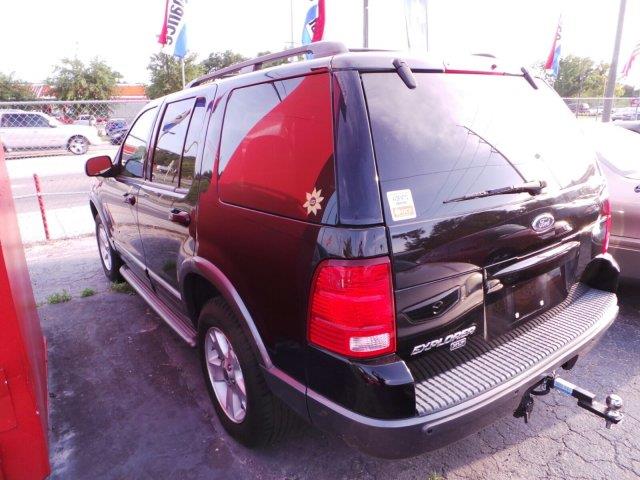 2004 Ford Explorer ESi