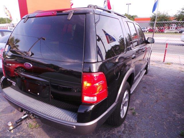 2004 Ford Explorer ESi