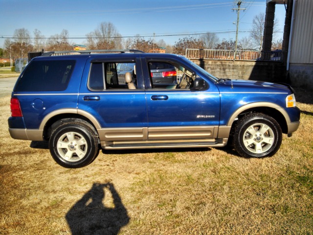 2004 Ford Explorer 2500 4WD