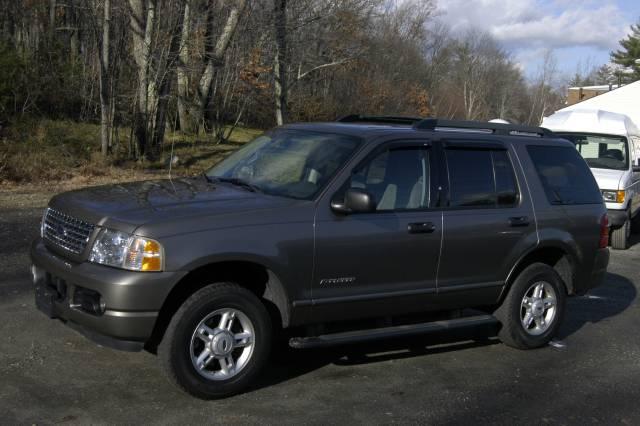 2005 Ford Explorer ESi