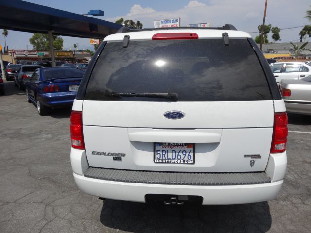 2005 Ford Explorer Touring Sedan