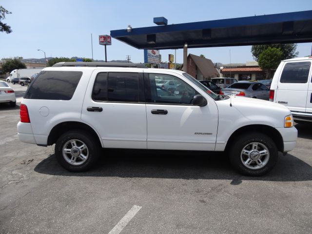 2005 Ford Explorer Touring Sedan