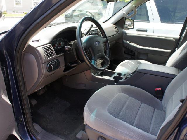 2005 Ford Explorer ESi