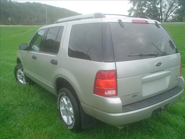 2005 Ford Explorer ESi