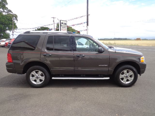 2005 Ford Explorer ESi