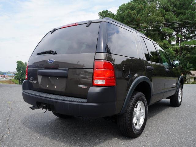 2005 Ford Explorer XLS