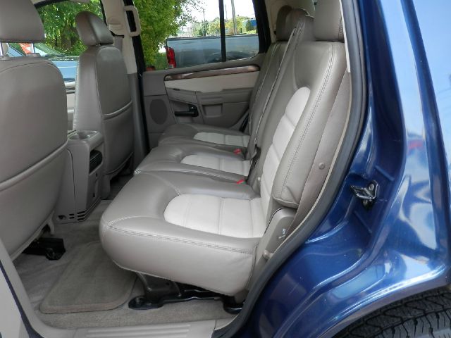 2005 Ford Explorer Custom Deluxe