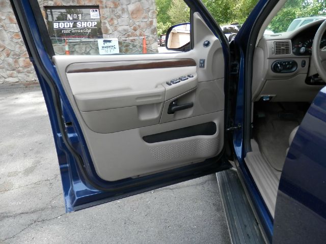 2005 Ford Explorer Custom Deluxe