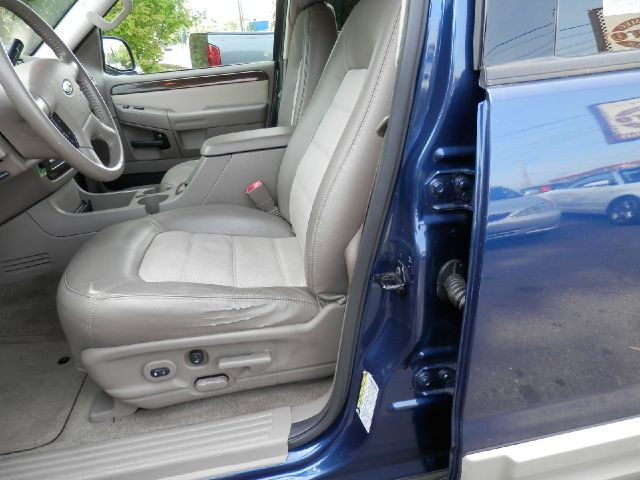 2005 Ford Explorer Custom Deluxe