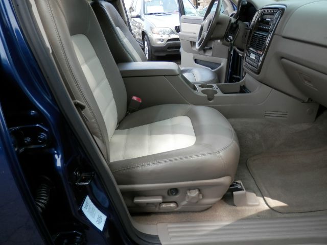 2005 Ford Explorer Custom Deluxe