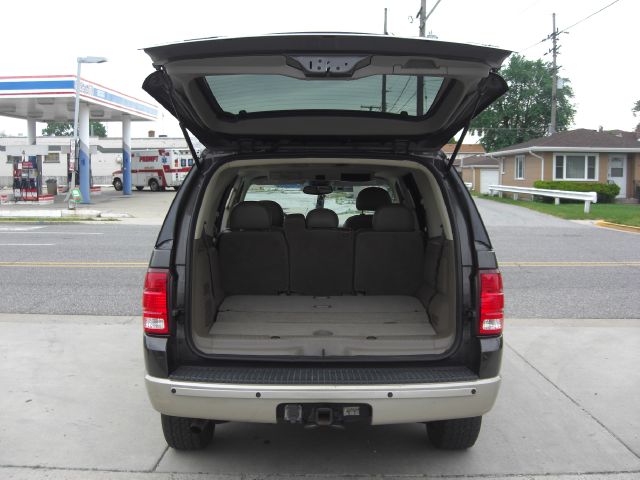 2005 Ford Explorer Custom Deluxe