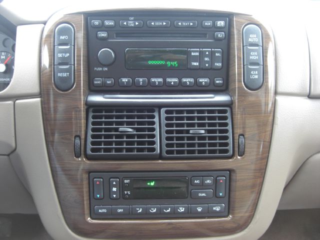 2005 Ford Explorer Custom Deluxe