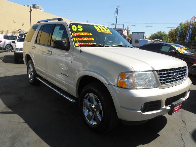 2005 Ford Explorer 2dr LWB