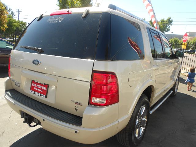 2005 Ford Explorer 2dr LWB