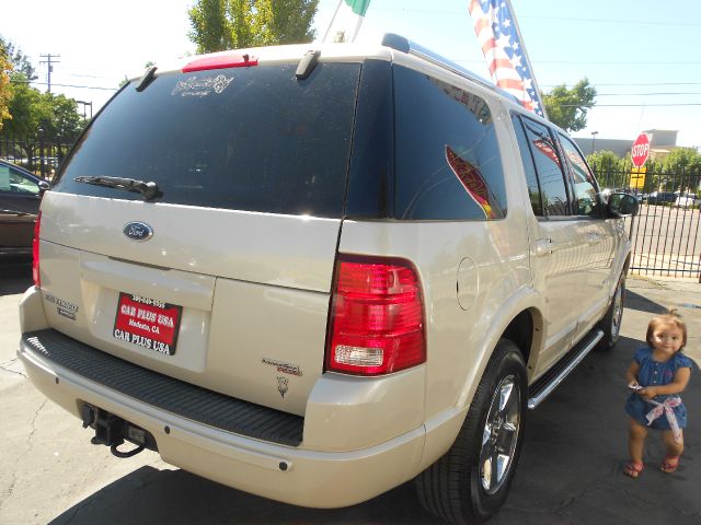 2005 Ford Explorer 2dr LWB