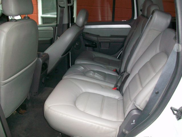 2005 Ford Explorer Custom Deluxe