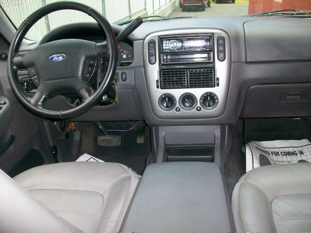 2005 Ford Explorer Custom Deluxe