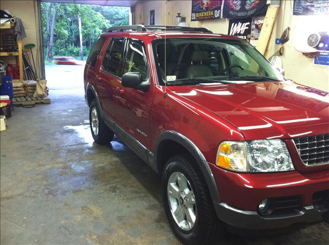 2005 Ford Explorer ESi