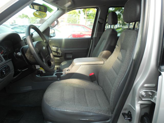 2005 Ford Explorer 2500 4WD