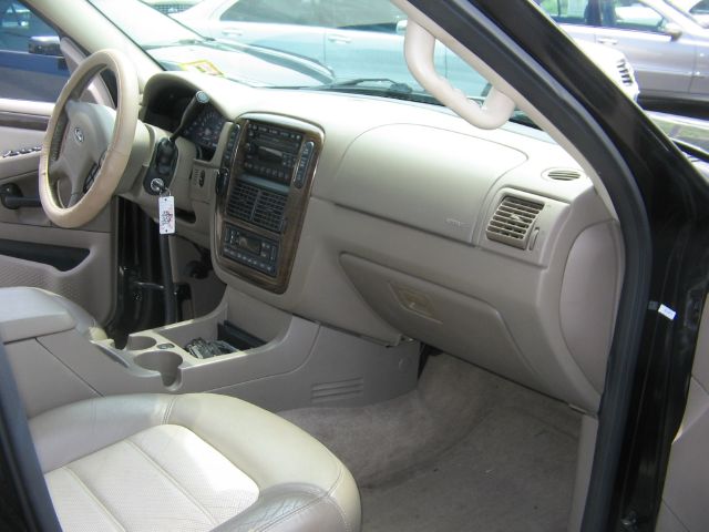 2005 Ford Explorer LT CREW 25